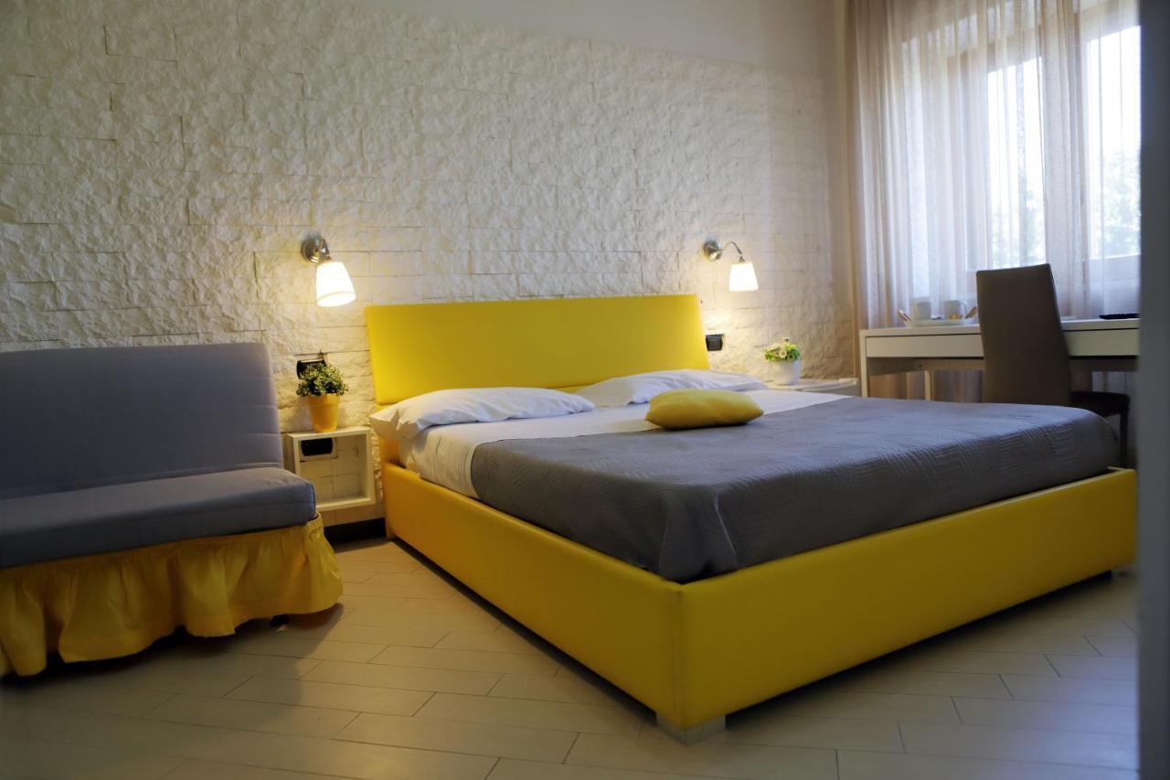 B&B Le Tre Isole Sorrento Esterno foto